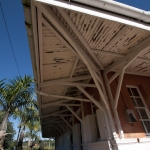 eaves-construction