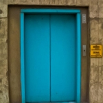 LIFT DOOR